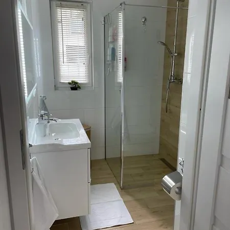 Apartament Lazurowy ポビエロボ