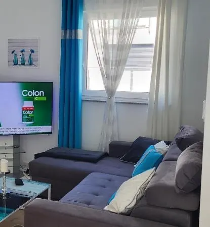 アパート Apartament Lazurowy ポビエロボ